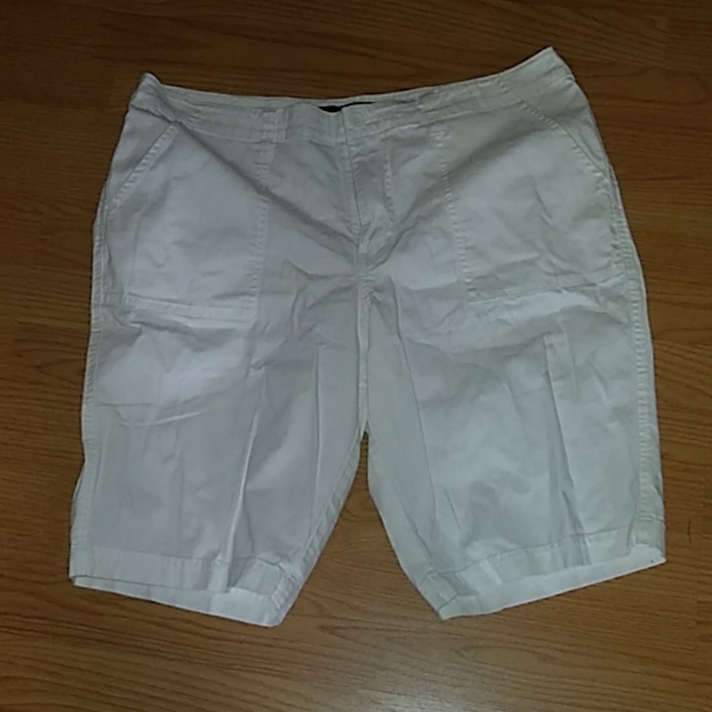Womens white venezia shorts size 18